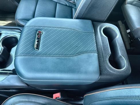 Used 2025 GMC Yukon AT4 w/ AT4 Premium Package AWD/4WD image 21