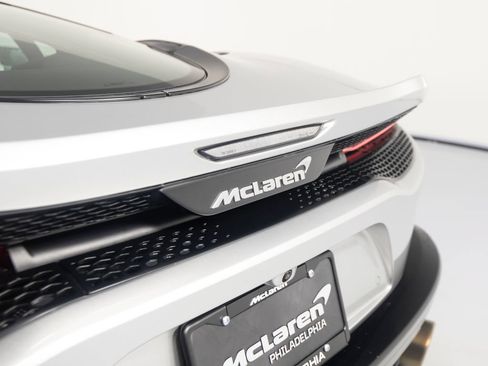 Used 2022 McLaren GT RWD image 38