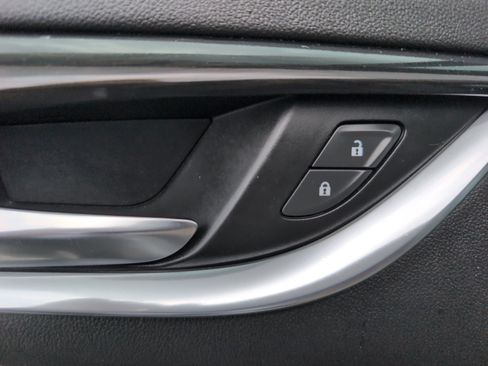 Used 2023 Buick Enclave Essence w/ Experience Buick Package FWD image 14