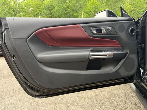 Used 2025 Ford Mustang GT Premium RWD image 16
