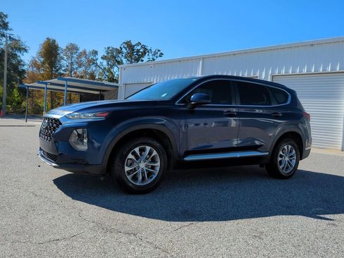 Used 2019 Hyundai Santa Fe SE image 2