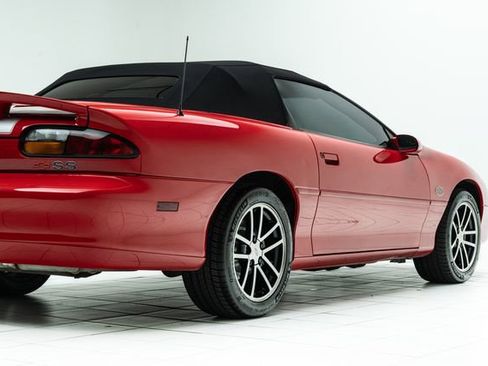 Used 2002 Chevrolet Camaro Z28 w/ SS Performance/Appearance Pkg image 14