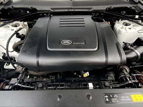 Used 2022 Land Rover Defender 110 S image 29