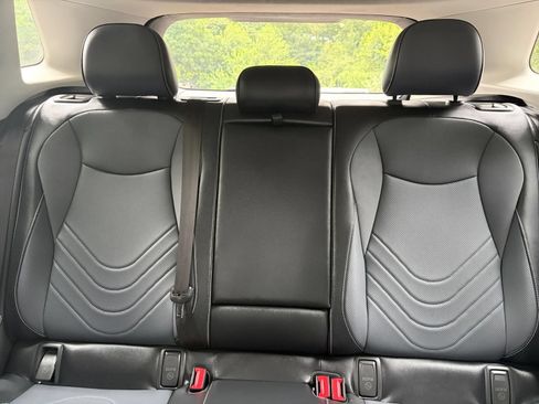 Used 2026 Volkswagen Tiguan SE FWD image 40