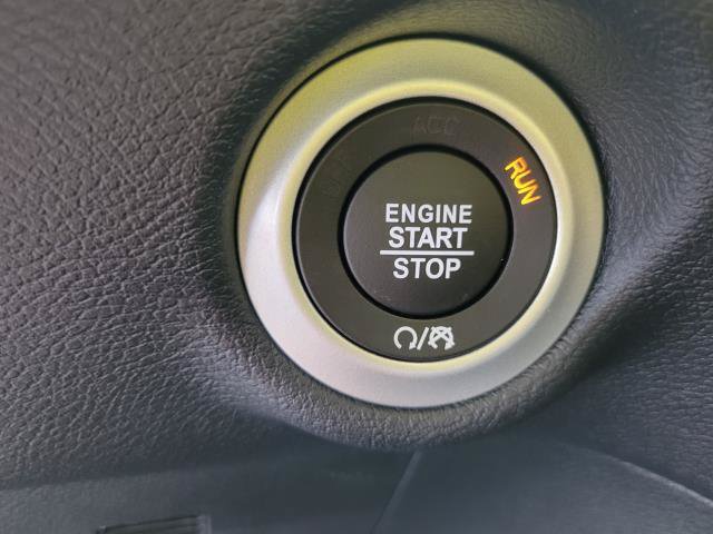 New 2027 Chrysler Pacifica Select FWD image 18