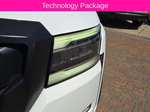 Used 2022 Nissan Frontier Pro-X image 10