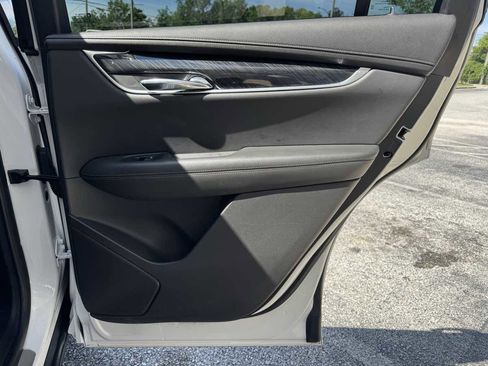 Used 2020 Cadillac XT6 Premium Luxury FWD image 35