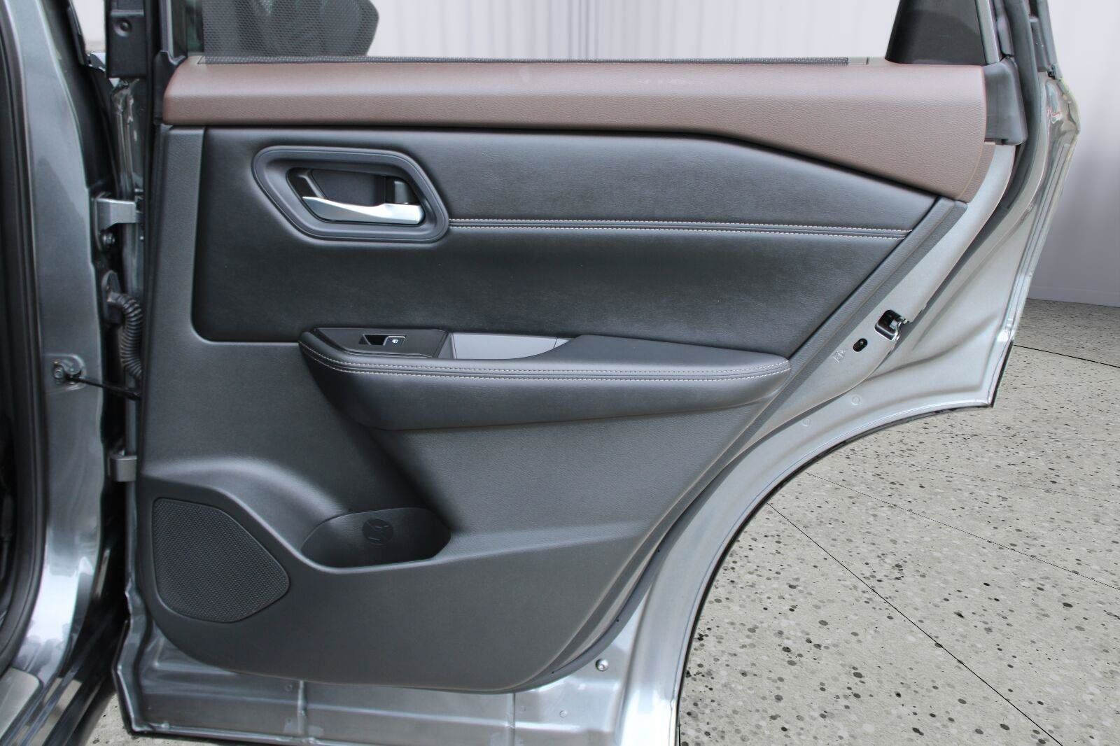 Used 2023 Nissan Rogue SL w/ SL Premium Package FWD image 44