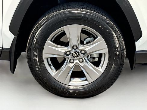 Certified 2025 Toyota RAV4 LE AWD/4WD image 31