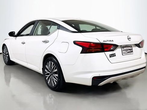Used 2025 Nissan Altima 2.5 SV FWD image 6