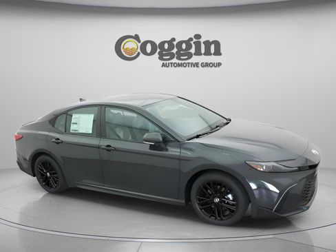 New 2026 Toyota Camry SE image 28