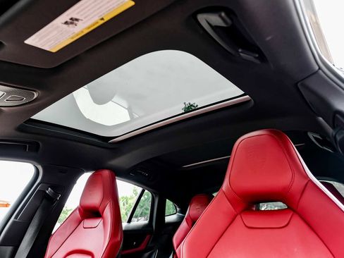 Used 2024 Porsche Panamera RWD image 5