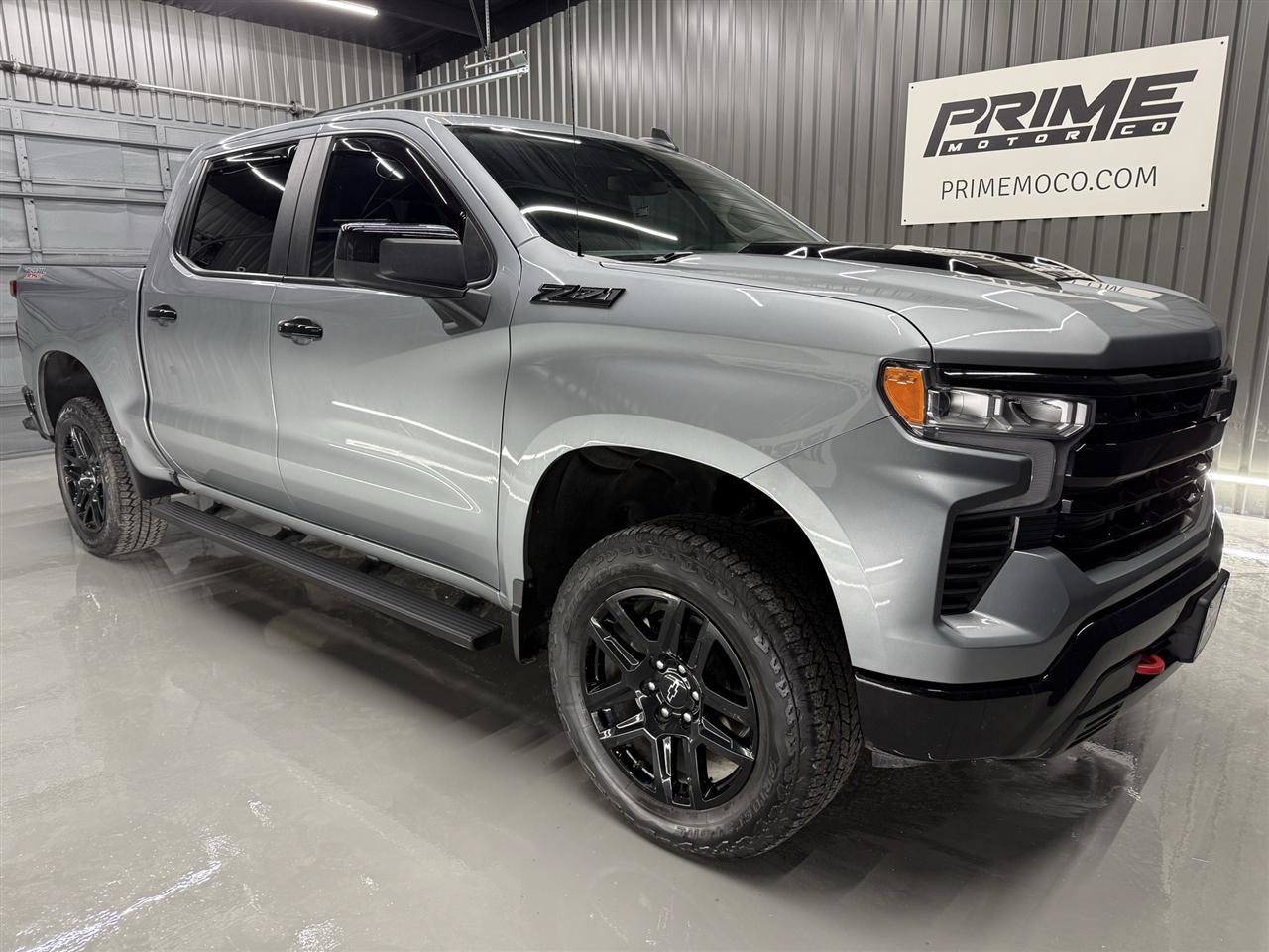 Used 2024 Chevrolet Silverado 1500 LT Trail Boss w/ Convenience Package II AWD/4WD image 2