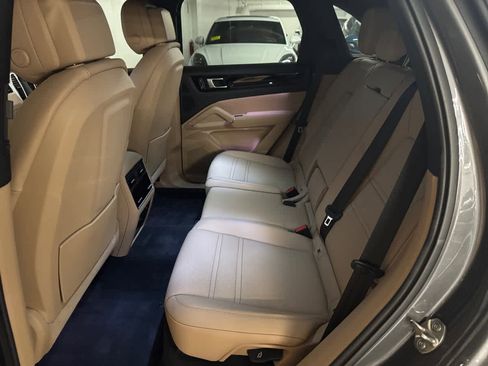 Used 2023 Porsche Cayenne image 43