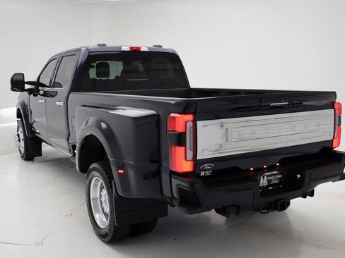 Used 2024 Ford F450 Platinum image 9