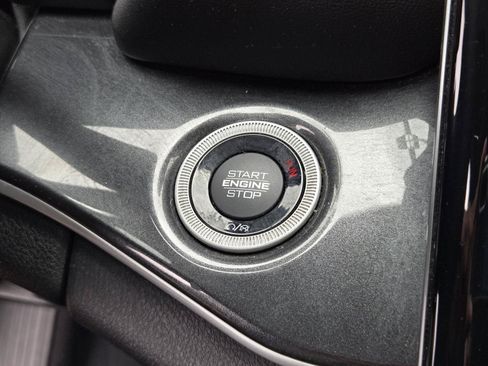 Used 2023 Jeep Grand Cherokee Laredo RWD image 11