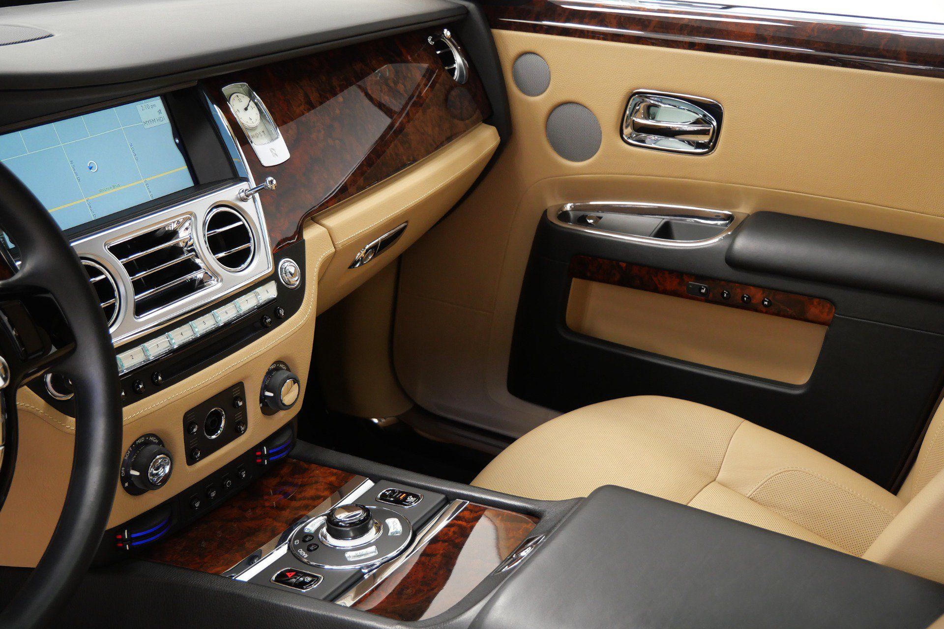 Used 2013 Rolls-Royce Ghost RWD image 28