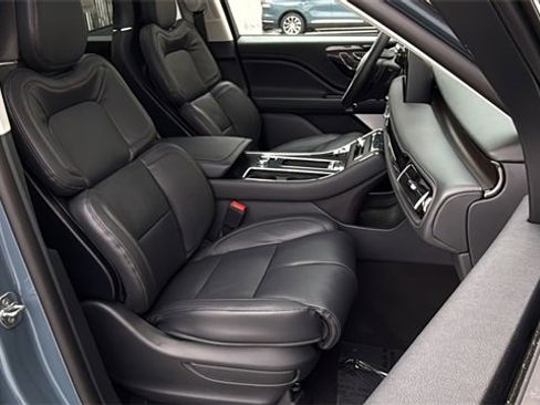 New 2026 Lincoln Aviator Reserve image 8