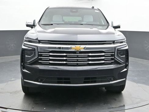 New 2026 Chevrolet Suburban Premier image 3