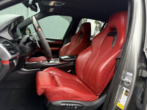 Used 2015 BMW X5 M image 16