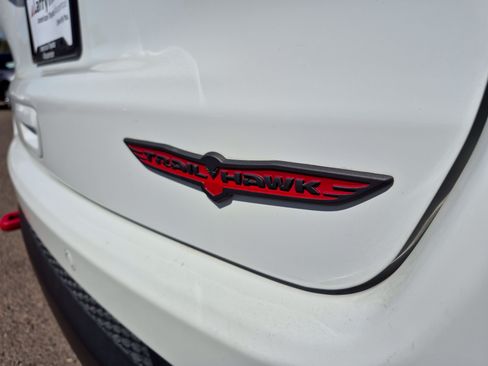 Used 2025 Jeep Compass Trailhawk AWD/4WD image 21