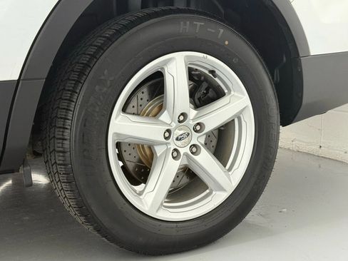 Used 2016 Ford Explorer XLT w/ Equipment Group 202A image 54