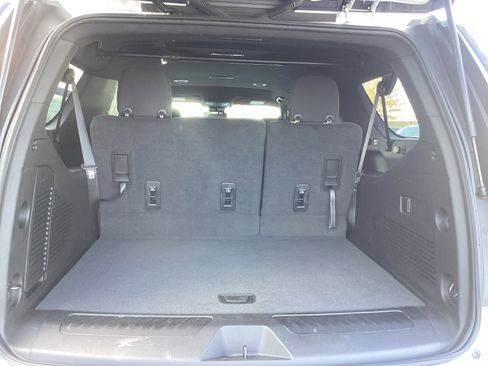 Used 2023 Chevrolet Suburban LS image 23