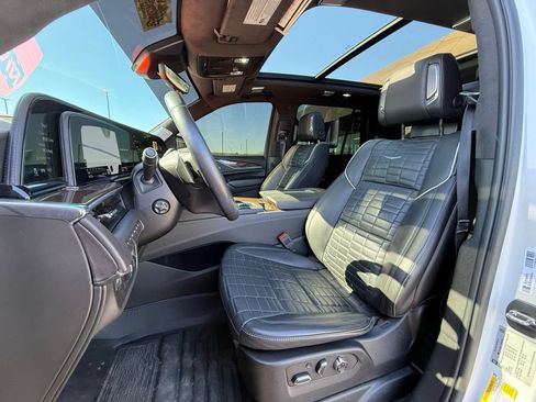 Used 2023 Cadillac Escalade Sport Platinum w/ LPO, ONYX Package AWD/4WD image 20