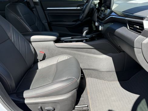 Used 2024 Nissan Altima 2.5 SR w/ SR Premium Package image 14