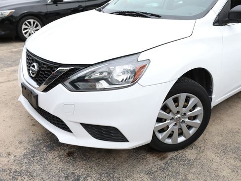 Used 2017 Nissan Sentra S FWD image 2
