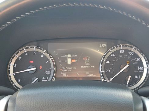 Used 2022 Toyota Highlander XLE image 10