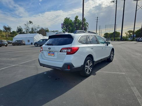Used 2018 Subaru Outback 2.5i Limited image 7