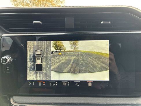 Used 2024 GMC Sierra 1500 AT4 image 14