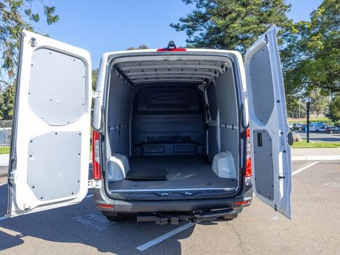 Used 2020 Mercedes-Benz Sprinter 144 Cargo image 13