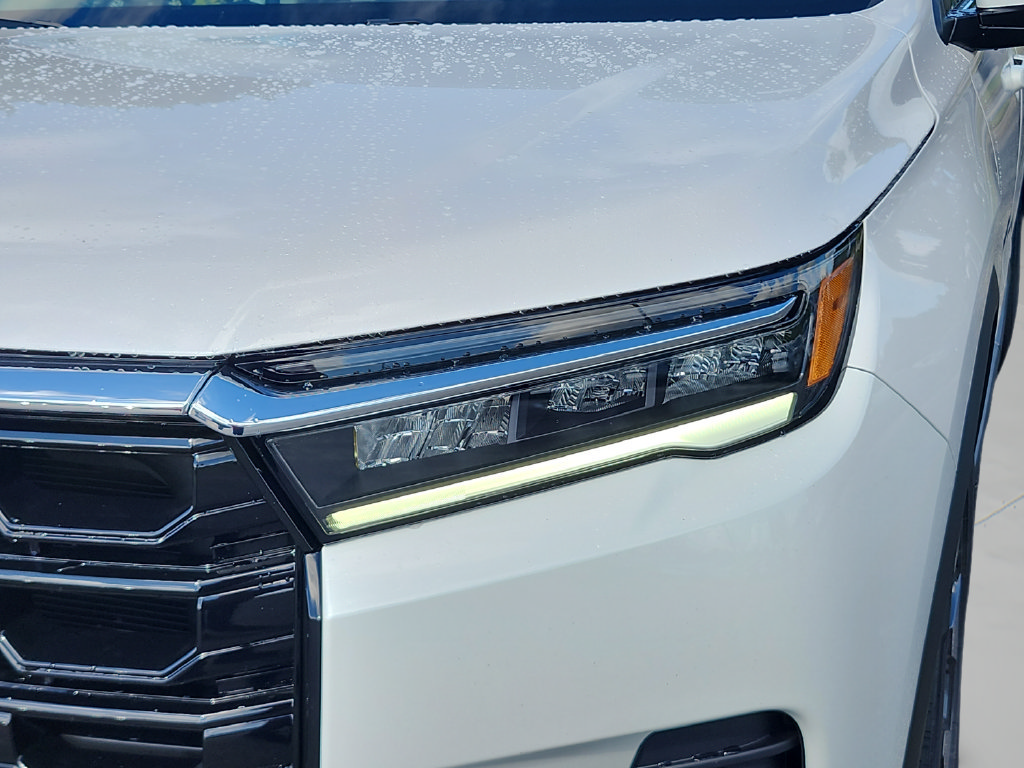New 2026 Honda Pilot Touring image 14