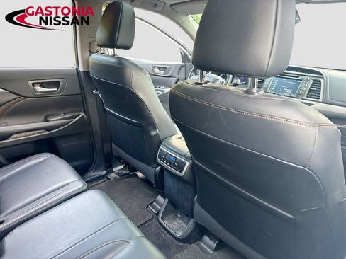 Used 2018 Toyota Highlander XLE FWD image 29