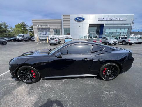 Used 2025 Ford Mustang GT Premium RWD image 6