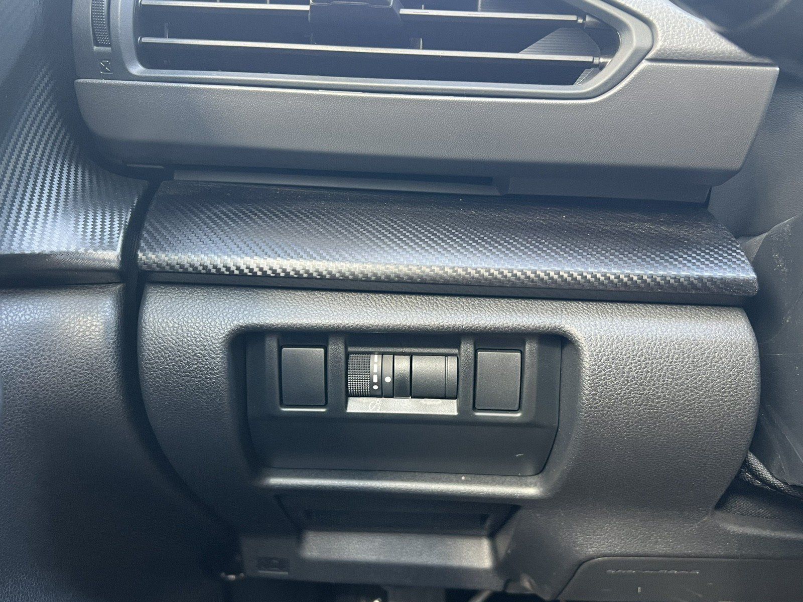 Certified 2025 Subaru Crosstrek 2.5i Premium AWD/4WD image 28