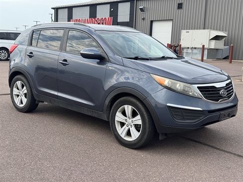 Used 2011 Kia Sportage LX w/ Convenience Pkg AWD/4WD image 2