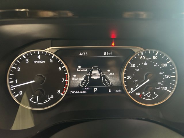 Used 2023 Nissan Pathfinder SL AWD/4WD image 32
