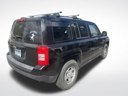 Used 2017 Jeep Patriot Sport w/ Power Value Group AWD/4WD image 3