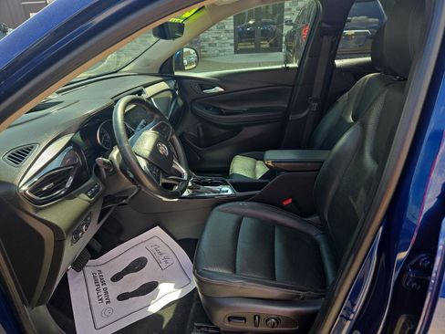 Used 2022 Buick Encore GX Essence w/ Advanced Technology Package FWD image 7