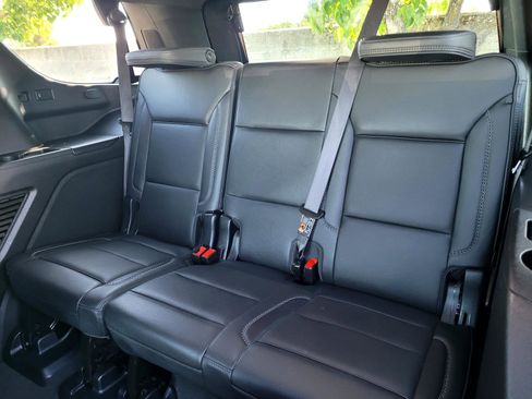 Used 2025 GMC Yukon Denali AWD/4WD image 11