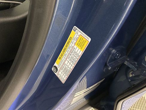 Used 2025 Buick Enclave Preferred image 35