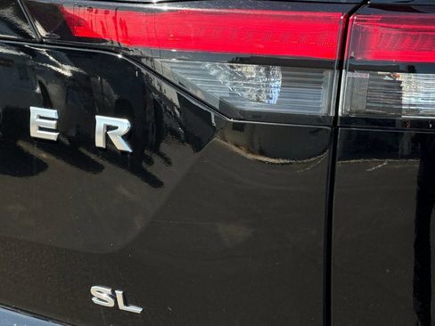 Used 2023 Nissan Pathfinder SL FWD image 27