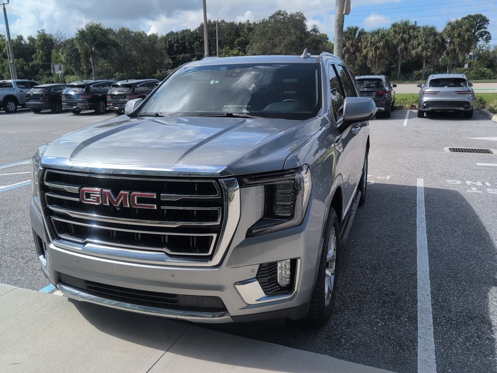 Used 2023 GMC Yukon SLT w/ SLT Premium Package RWD image 1