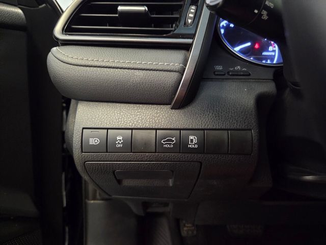 Used 2020 Toyota Camry SE FWD image 29