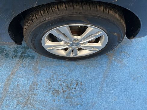 Used 2011 Hyundai Tucson GLS w/ Navigation Pkg 2 image 3