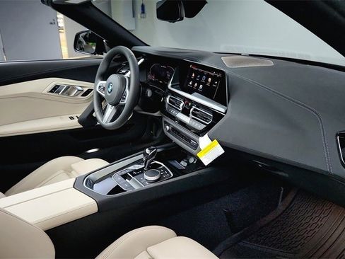 New 2026 BMW Z4 M40i w/ Premium Package image 24