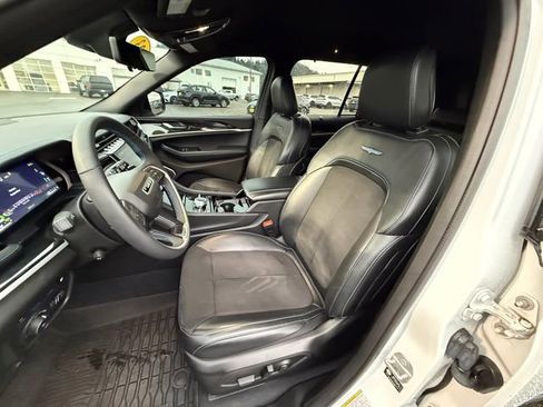 Used 2023 Jeep Grand Cherokee Trailhawk w/ Advanced Protech Group II image 18